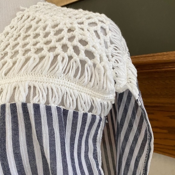Steve Madden‎ Oversized Striped Fringe Top - Picture 3 of 12